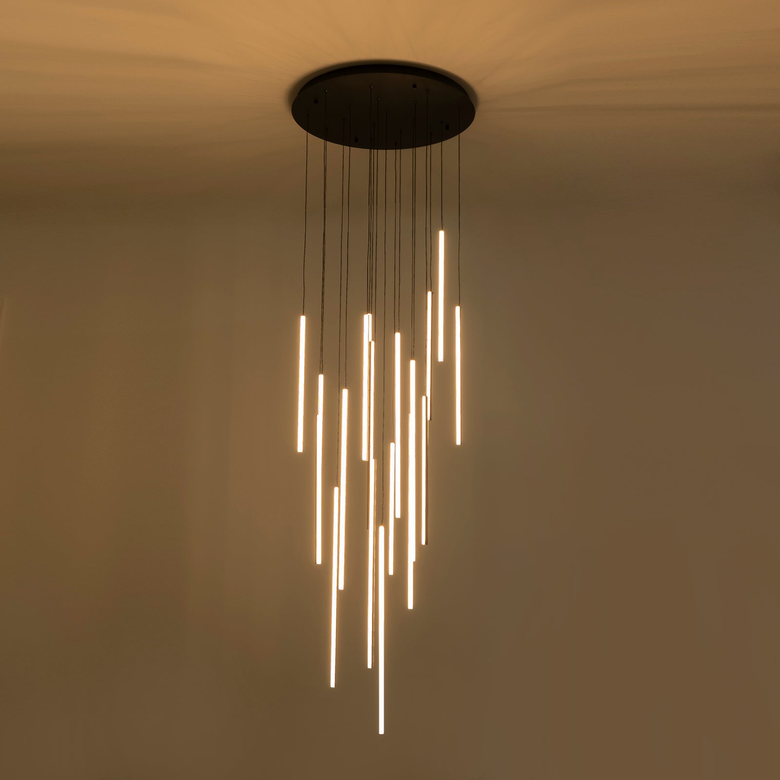 Glowlings 12/18-Licht Moderne Zylinder Linear LED Pendelleuchte für Treppenhaus