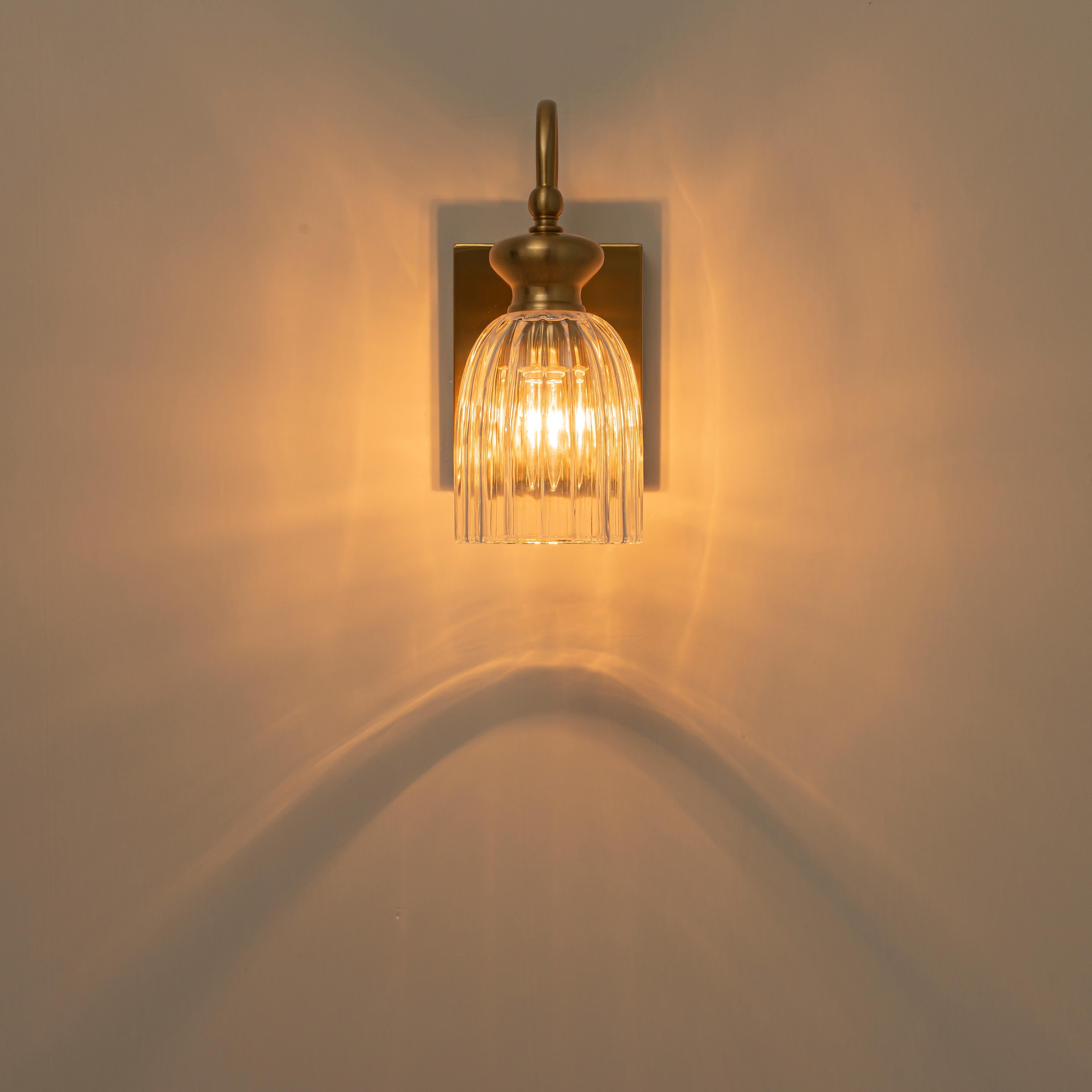Glowlings 1-Light Modern Antique Brass Ribbed Fluted Bell Glass Shade Gooseneck Wall Sconce