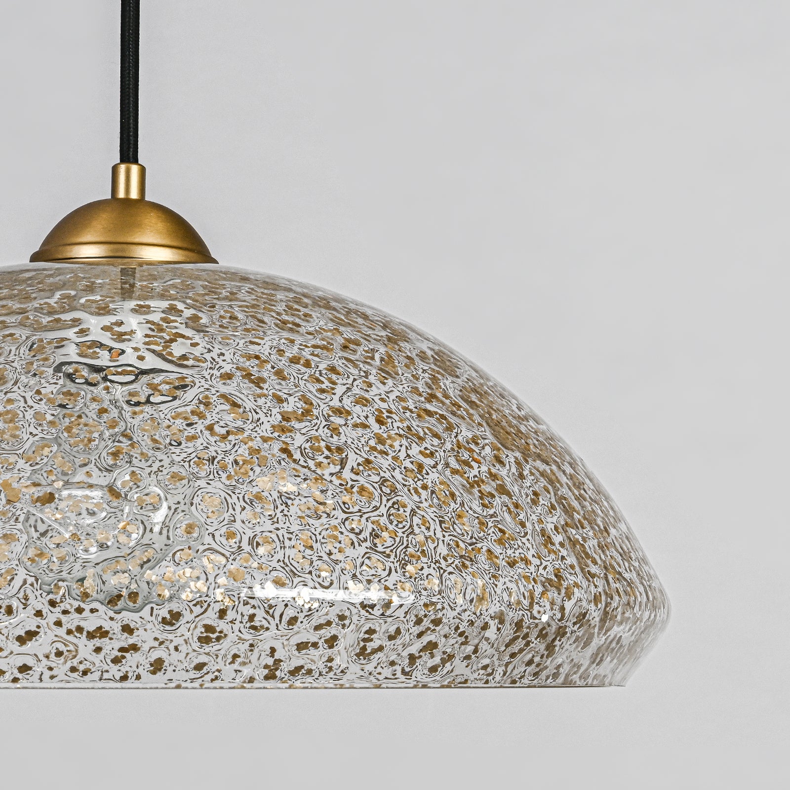 Glowlings 1-flammige, moderne 38,1 cm breite Pendelleuchte aus goldenem Glas für die Küche, Inselleuchte