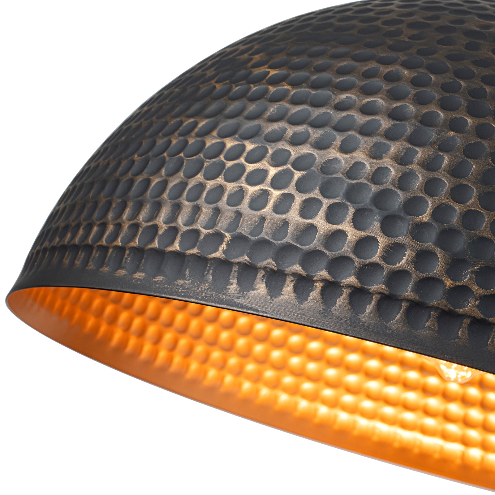 Glowlings 1-flammige industrielle 16" breite schwarz-goldene gehämmerte Textur-Kuppel-Pendelleuchte