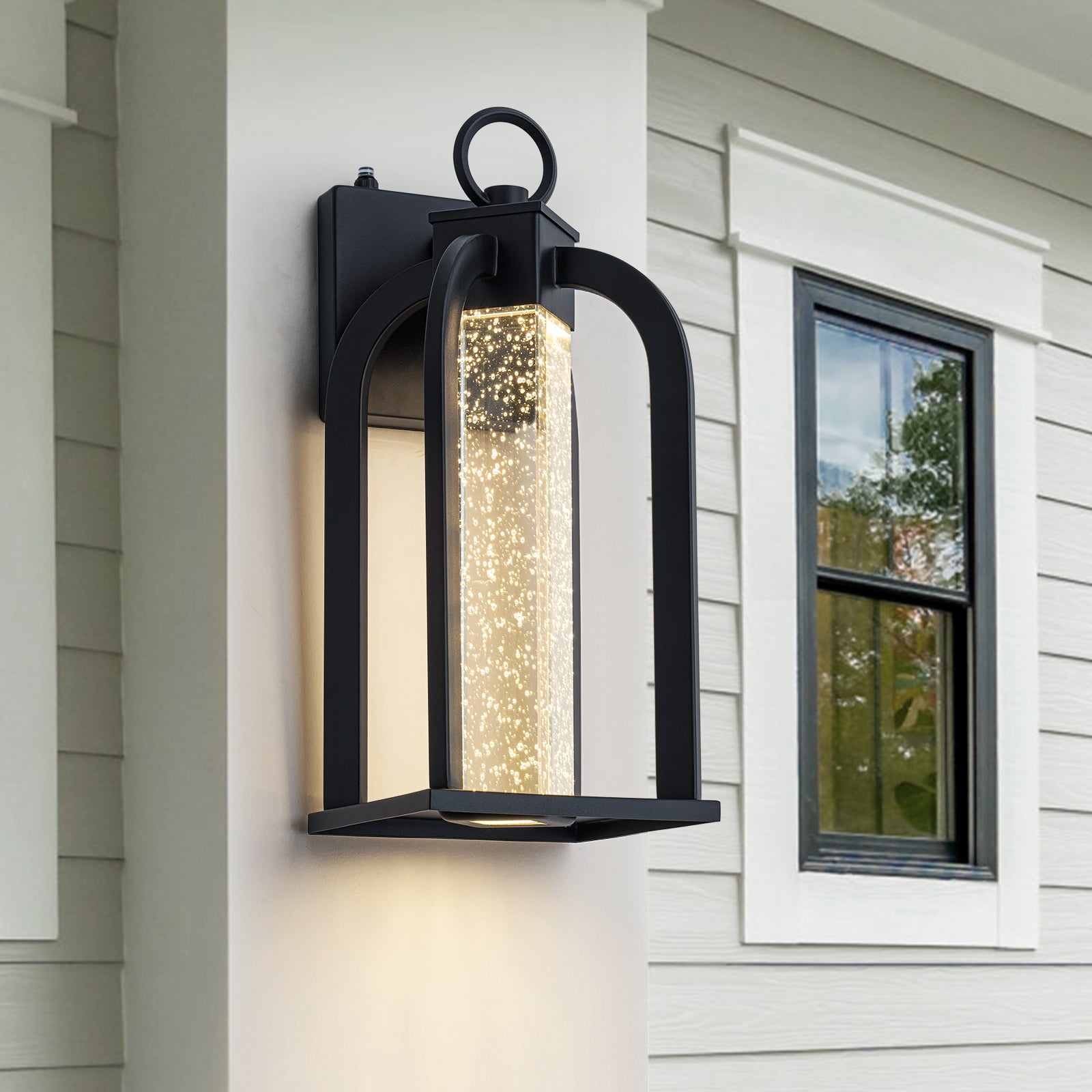 Glowlings 1-flammige, moderne, 35,6 cm hohe, schwarze Käfig-Zylinderleuchte mit Kristallglas und integrierter LED-Außenwandleuchte