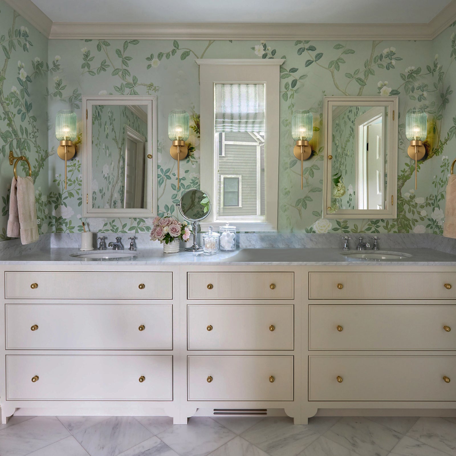 Glowlings 1-Light Modern Brass Ribbed Glass Wall Sconce Bathroom Vanity Light