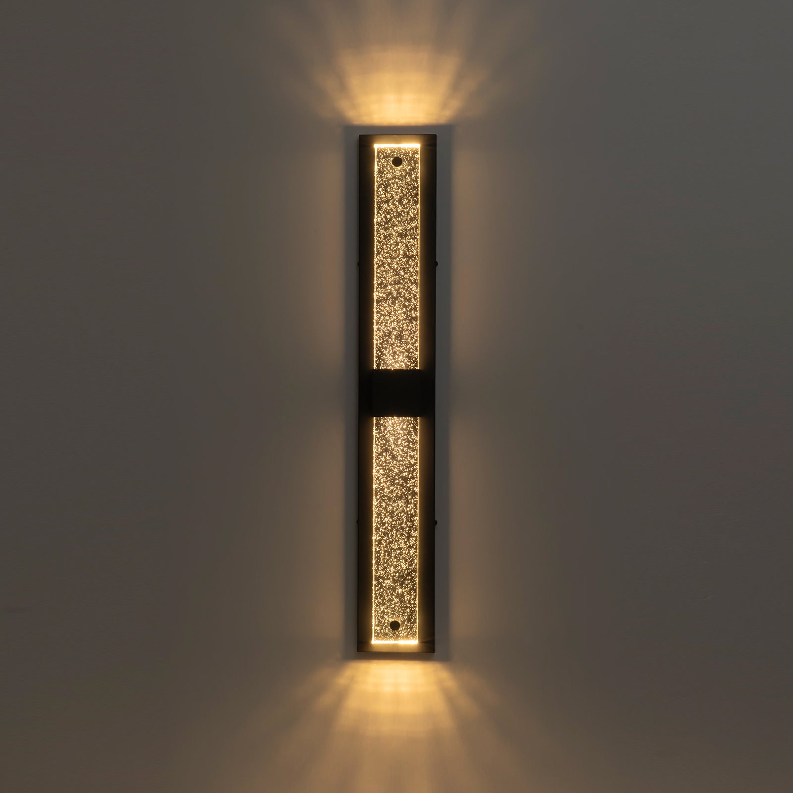 Glowlings 1-flammige, 81,3 cm hohe, rechteckige LED-Wandleuchte mit schwarzem Kristallglas für drinnen und draußen