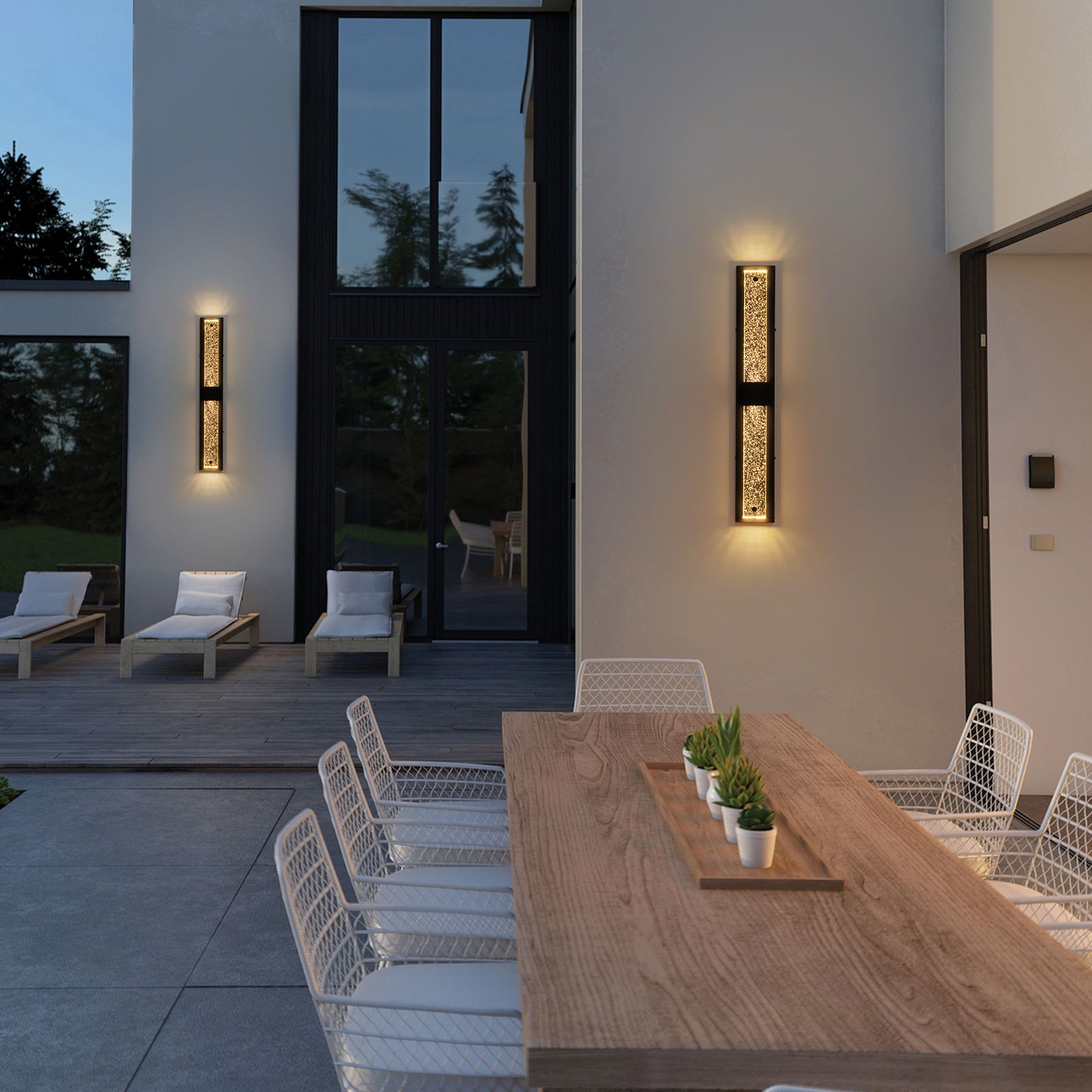 Glowlings 1-flammige, 81,3 cm hohe, rechteckige LED-Wandleuchte mit schwarzem Kristallglas für drinnen und draußen