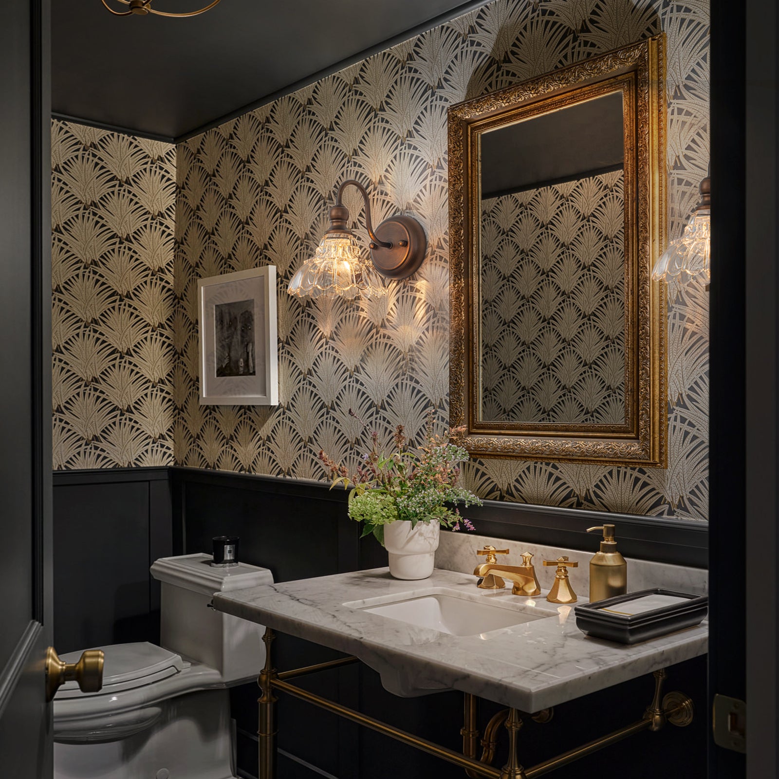 Glowlings 3/4-flammige Badezimmer-Waschtischleuchte im Vintage-Stil, Antik-Bronze, Glas, blumenförmig, über dem Spiegel