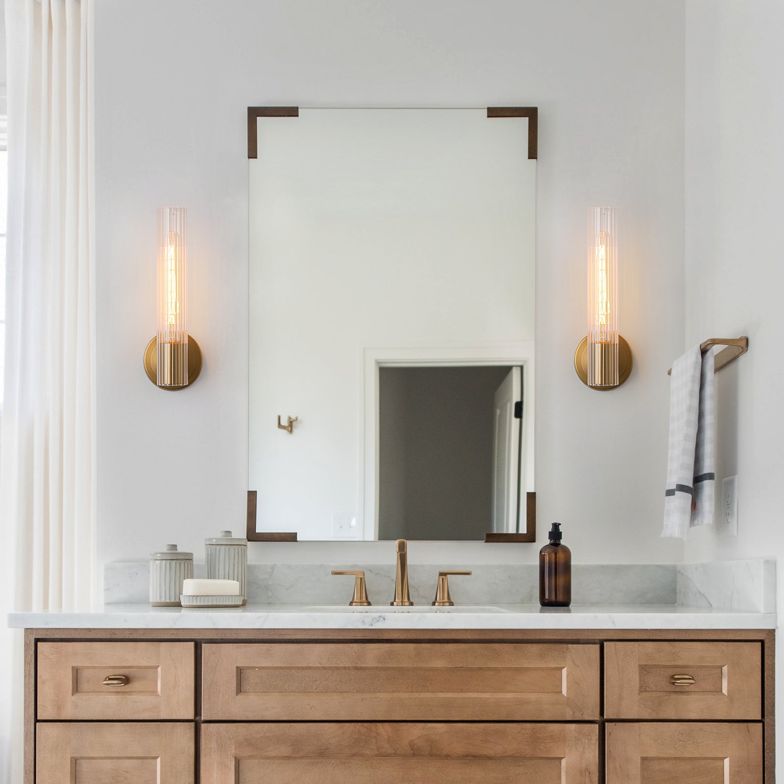 Glowlings 1-Light Vintage Ribbed Clear Glass Antique Brass Wall Sconce Bathroom Vanity Light