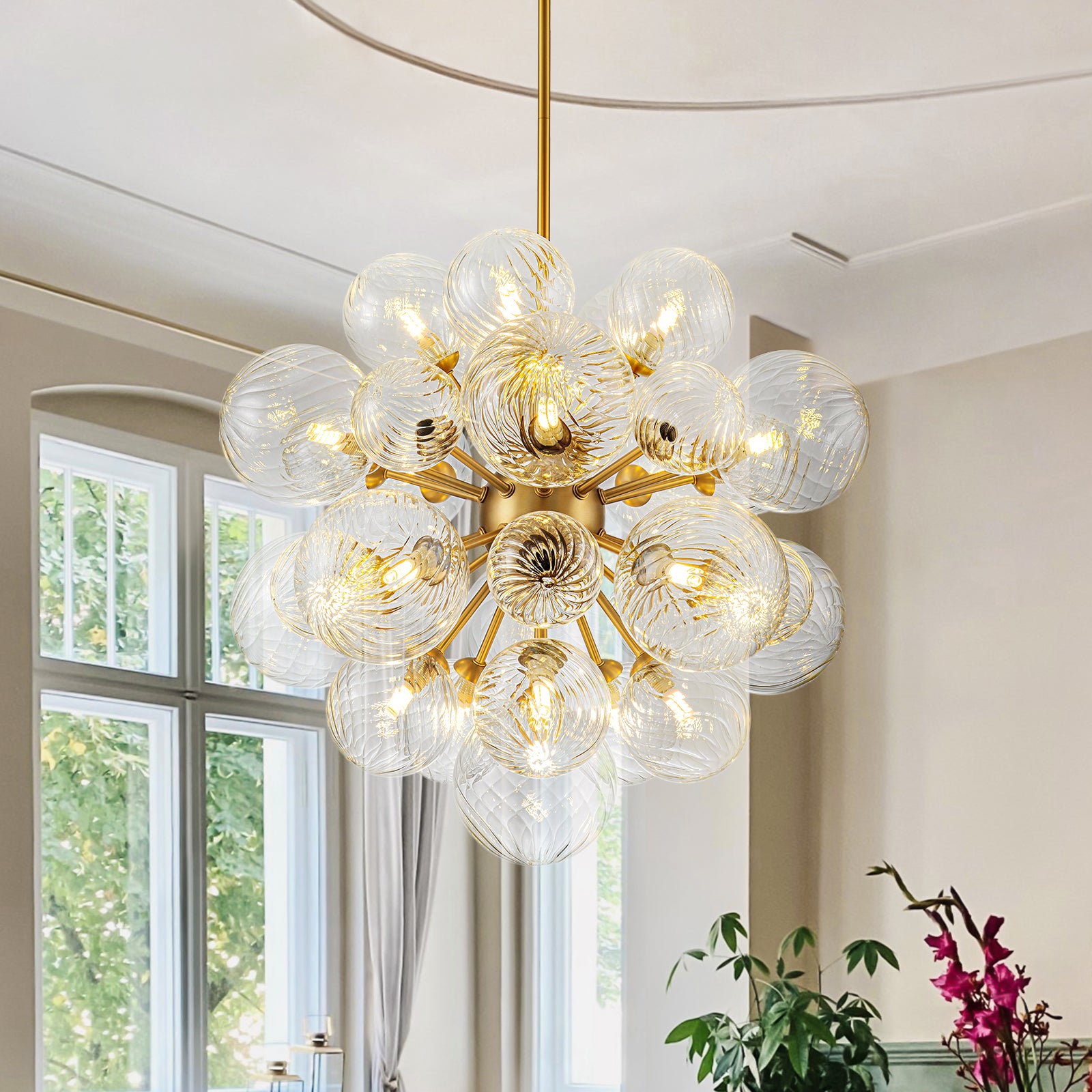 Glowlings Moderner 21-flammiger 24" breiter goldfarbener Sputnik-Kronleuchter mit gewirbeltem Kugelglas