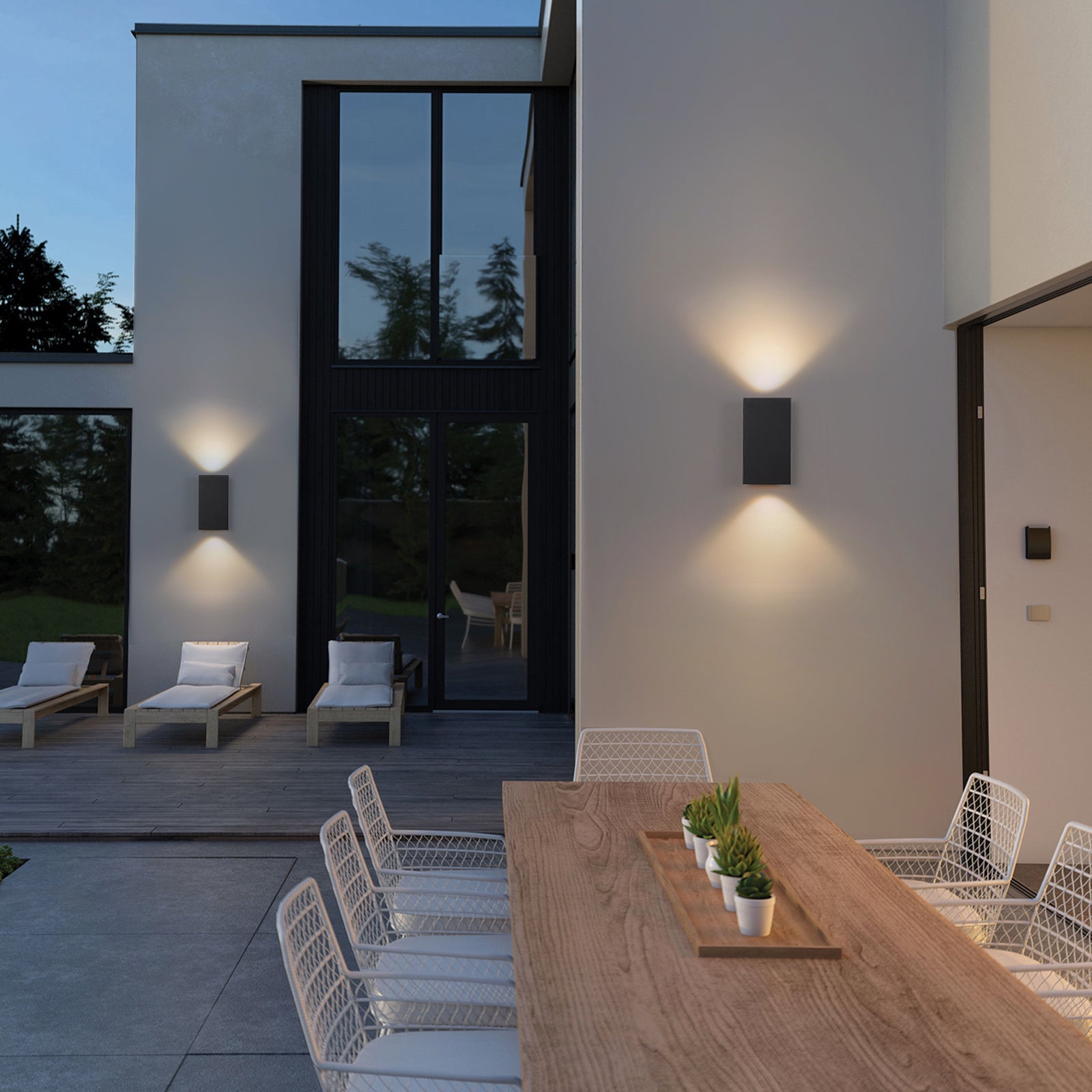 Glowlings 2-flammige, 25,4 cm hohe, moderne, integrierte LED-Außenwandleuchte in Schwarz/gebürstetem Gold