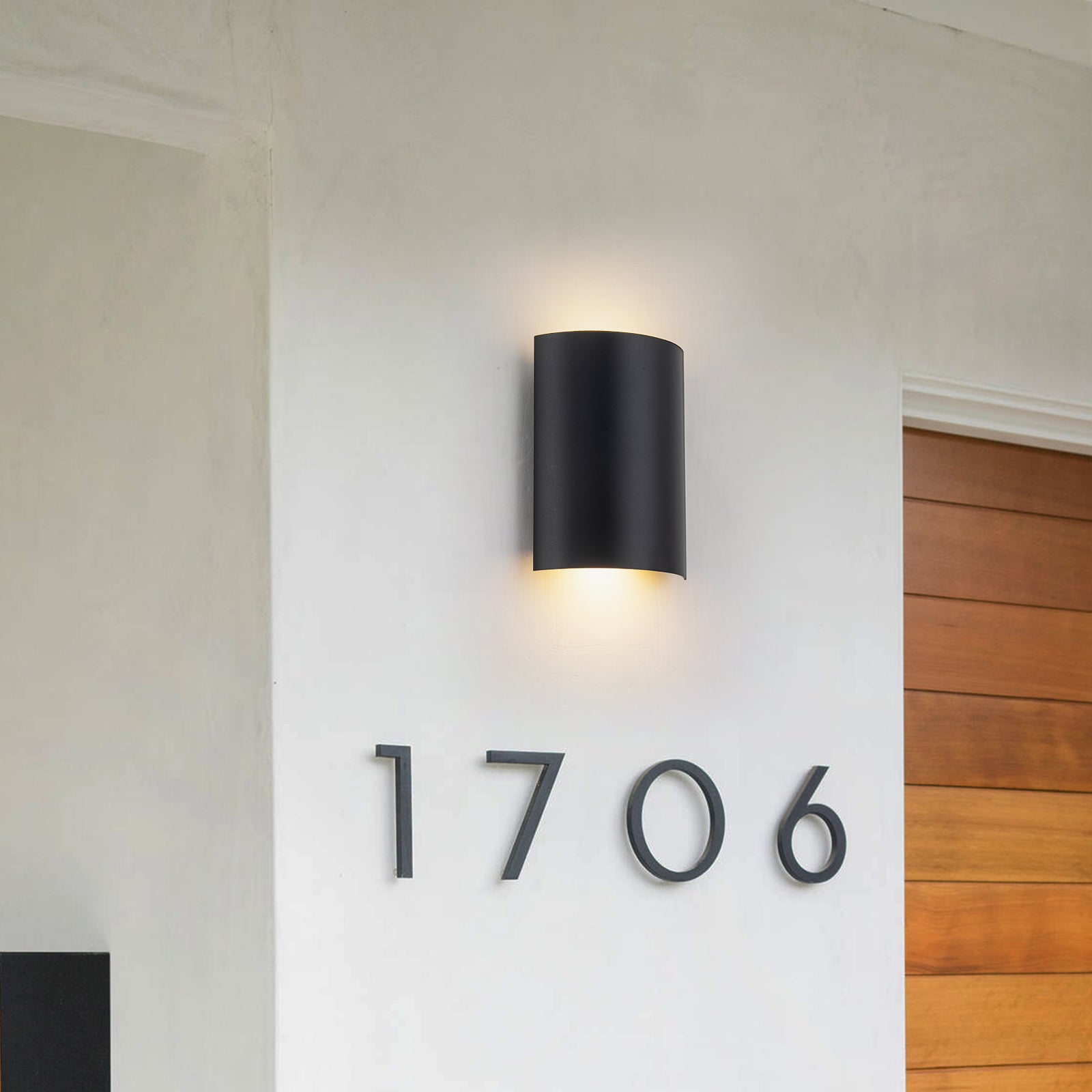 Glowlings 2-flammige, moderne, 22,9 cm hohe, schwarze, gebogene LED-Wandleuchte für den Außenbereich