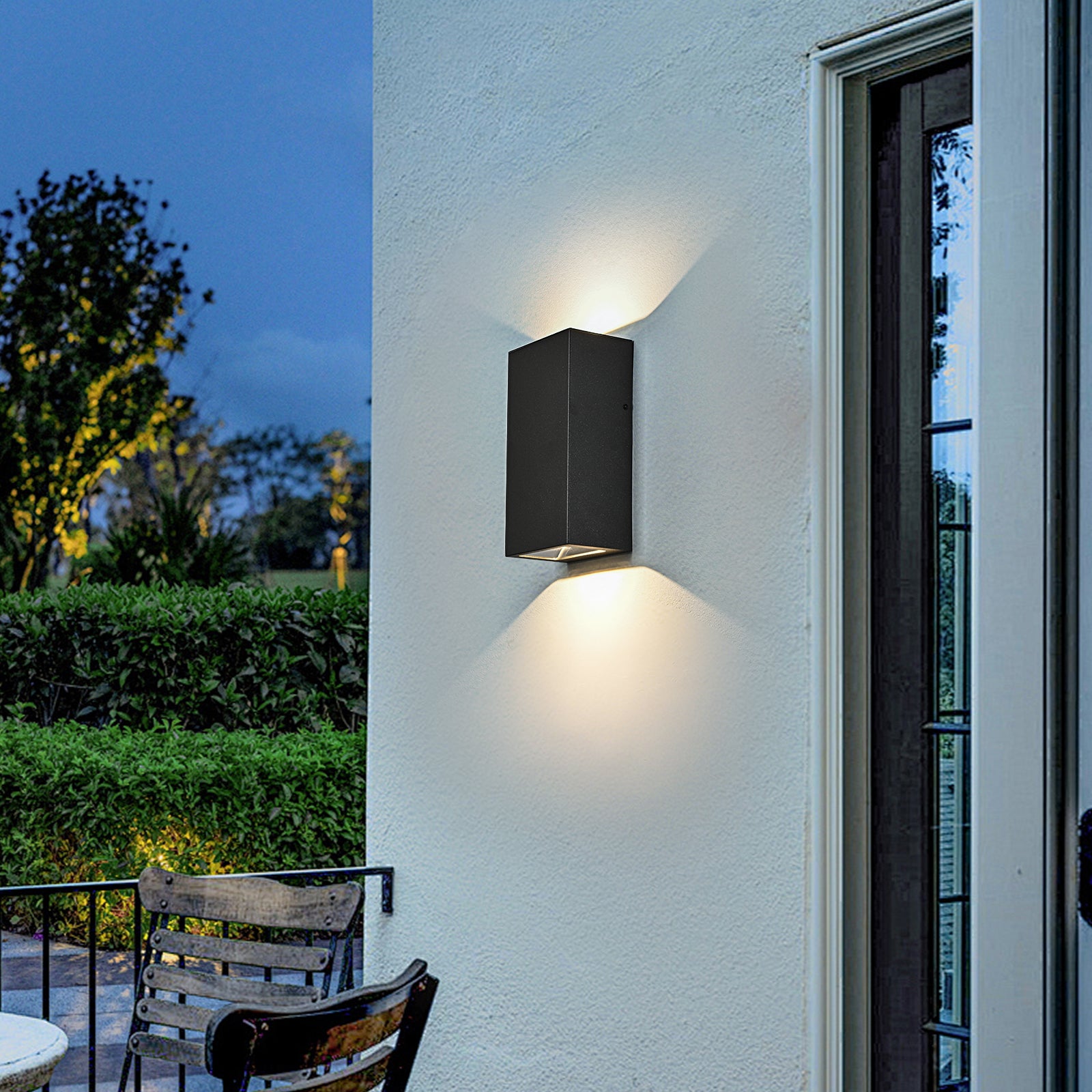 Glowlings 2-flammige, moderne, 27,9 cm hohe, integrierte, mattschwarze LED-Wandleuchte für den Außenbereich