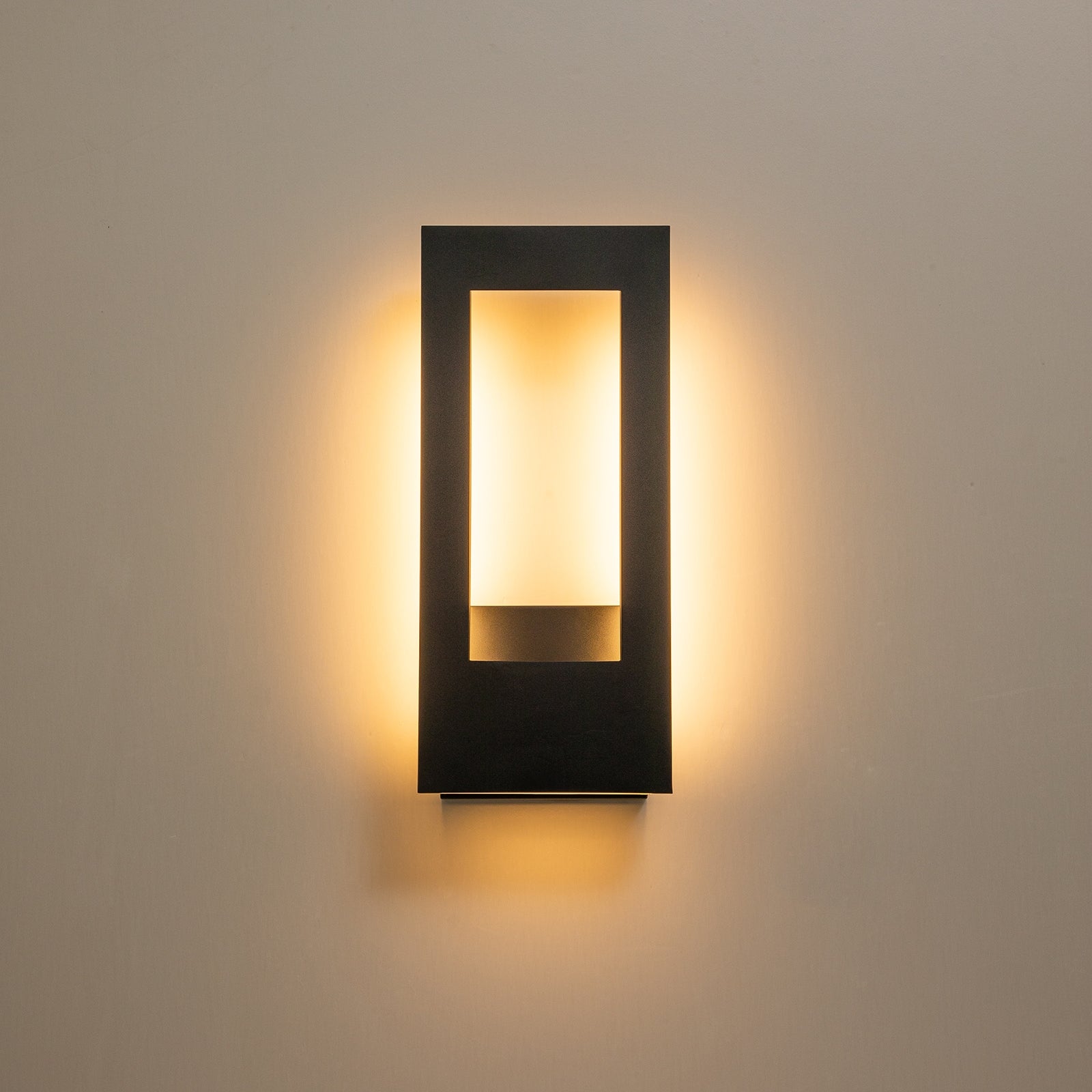 Glowlings 3-flammige, 38,1 cm hohe, hohle, rechteckige, integrierte, schwarze LED-Wandleuchte für den Außenbereich
