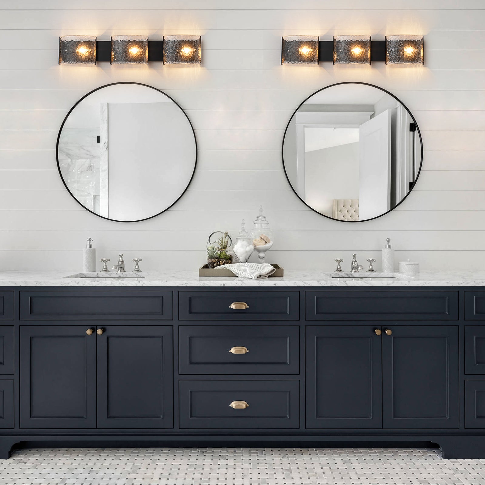 Leuchtende 3-flammige moderne Badezimmer-Waschtischleuchte mit Wasserwellen-Design aus klarem Glas