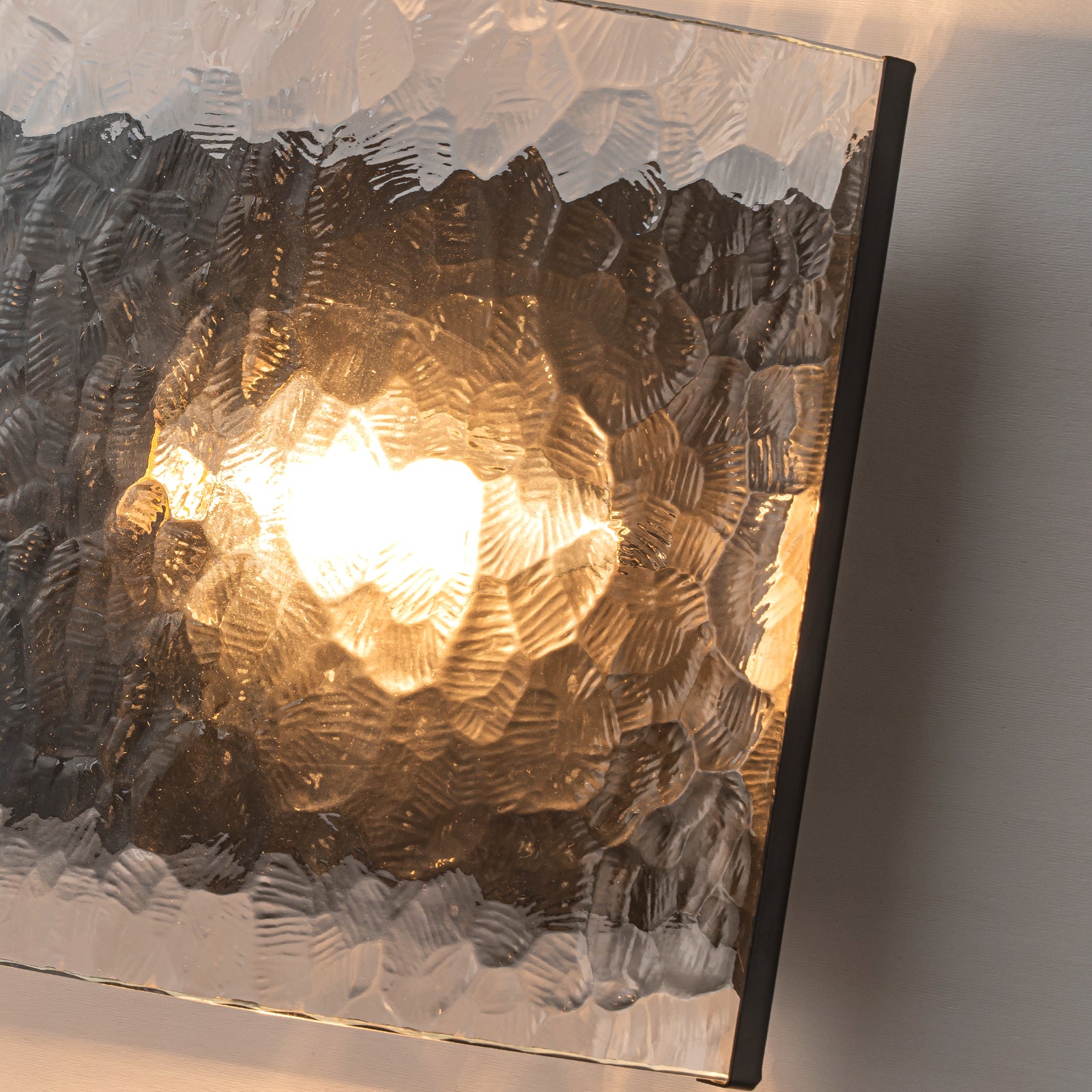 Leuchtende 3-flammige moderne Badezimmer-Waschtischleuchte mit Wasserwellen-Design aus klarem Glas