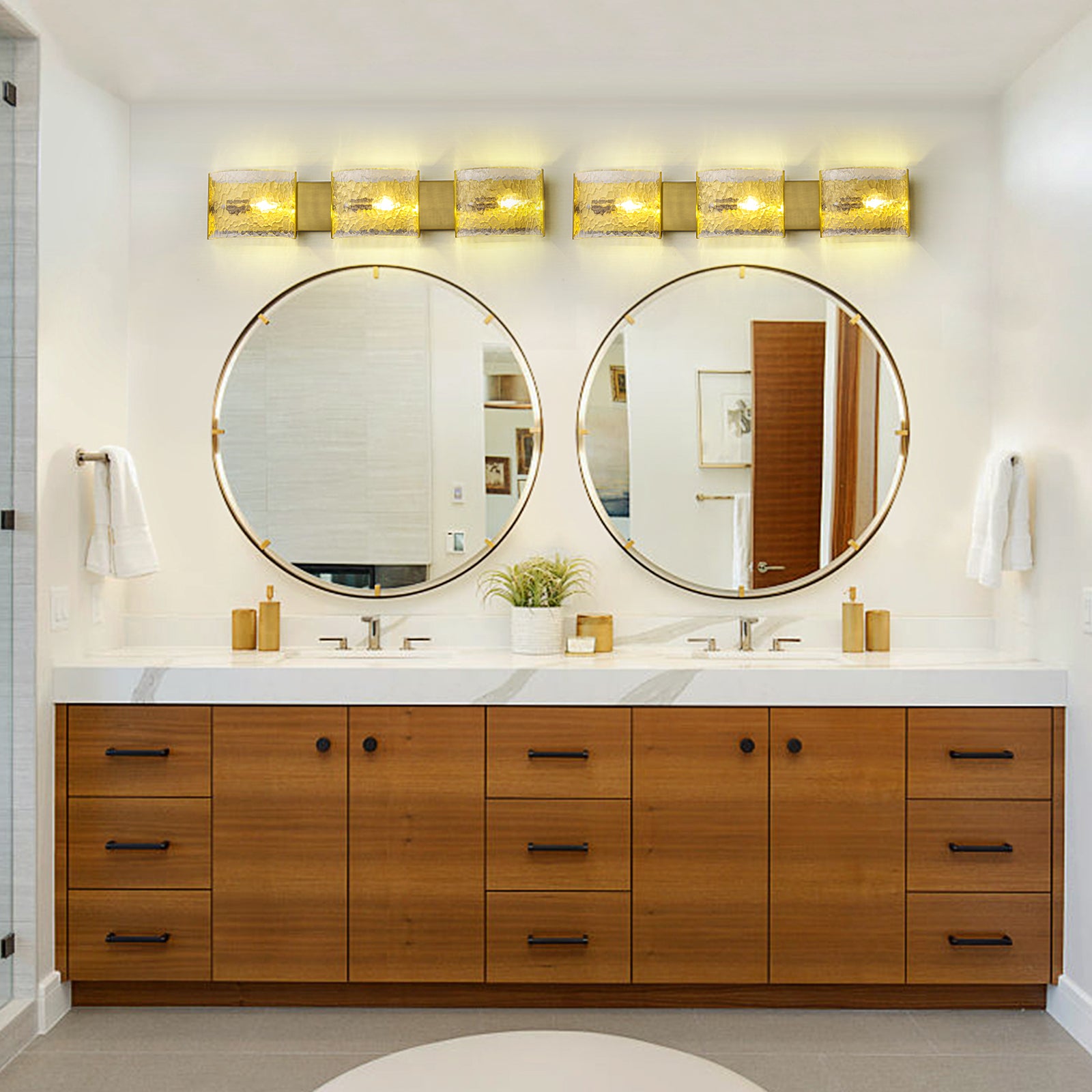Leuchtende 3-flammige moderne Badezimmer-Waschtischleuchte mit Wasserwellen-Design aus klarem Glas