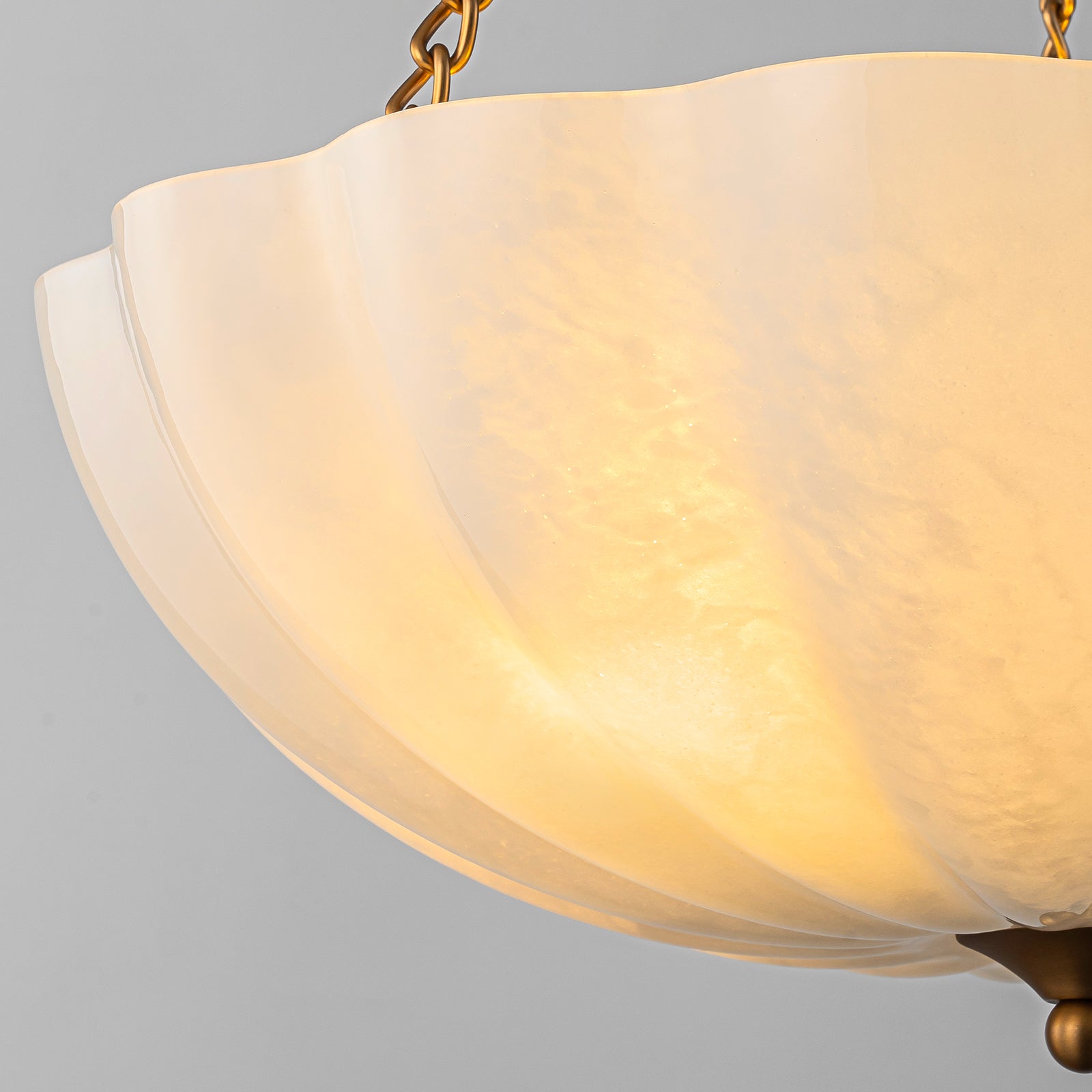 Glowlings 4-flammiger Vintage-Kronleuchter in Blumenform, 53,3 cm breit, Milchglas