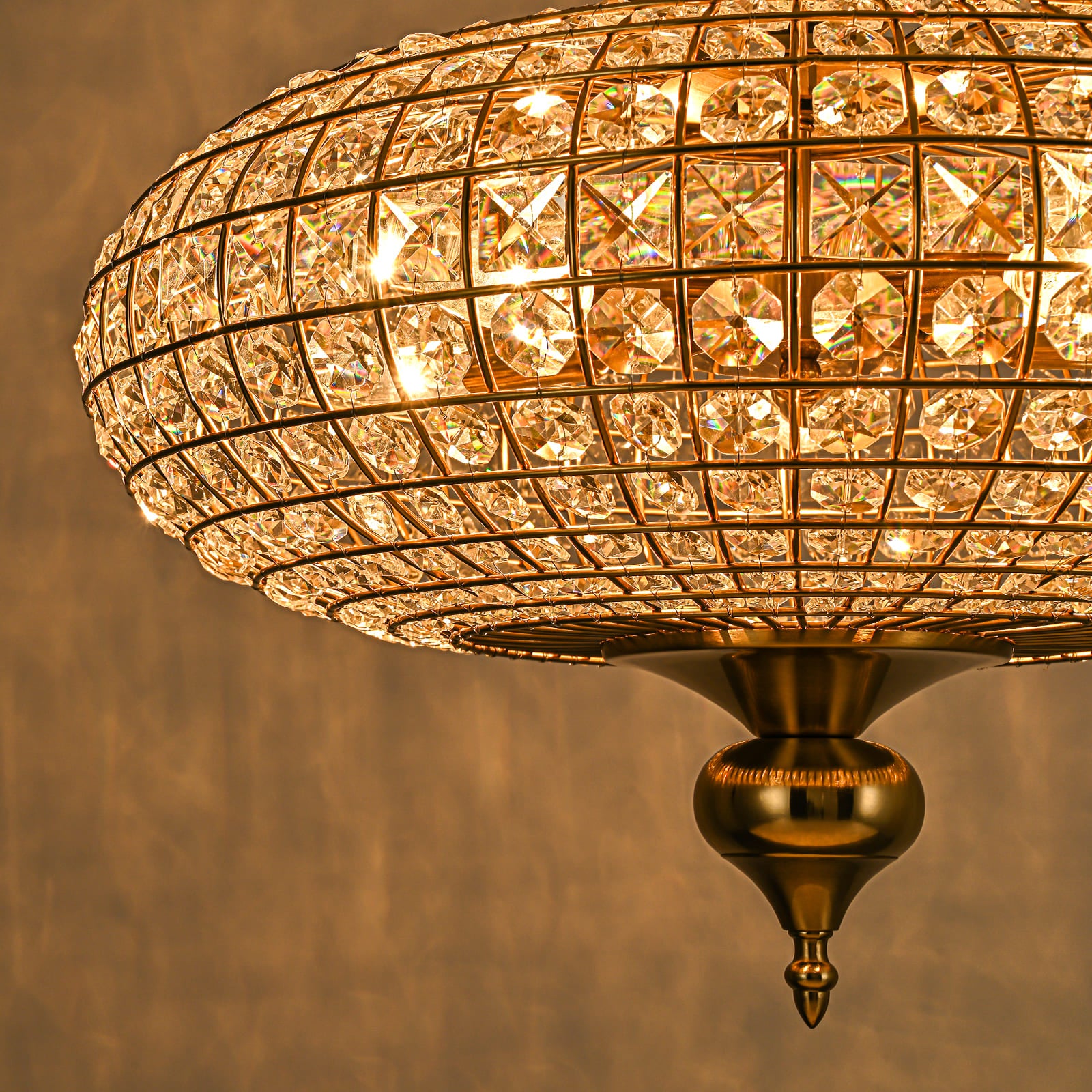 Glowlings 5-flammiger Vintage-Kronleuchter mit großer Messingkugel, 50,8 cm breit, handgefertigt, Kristall