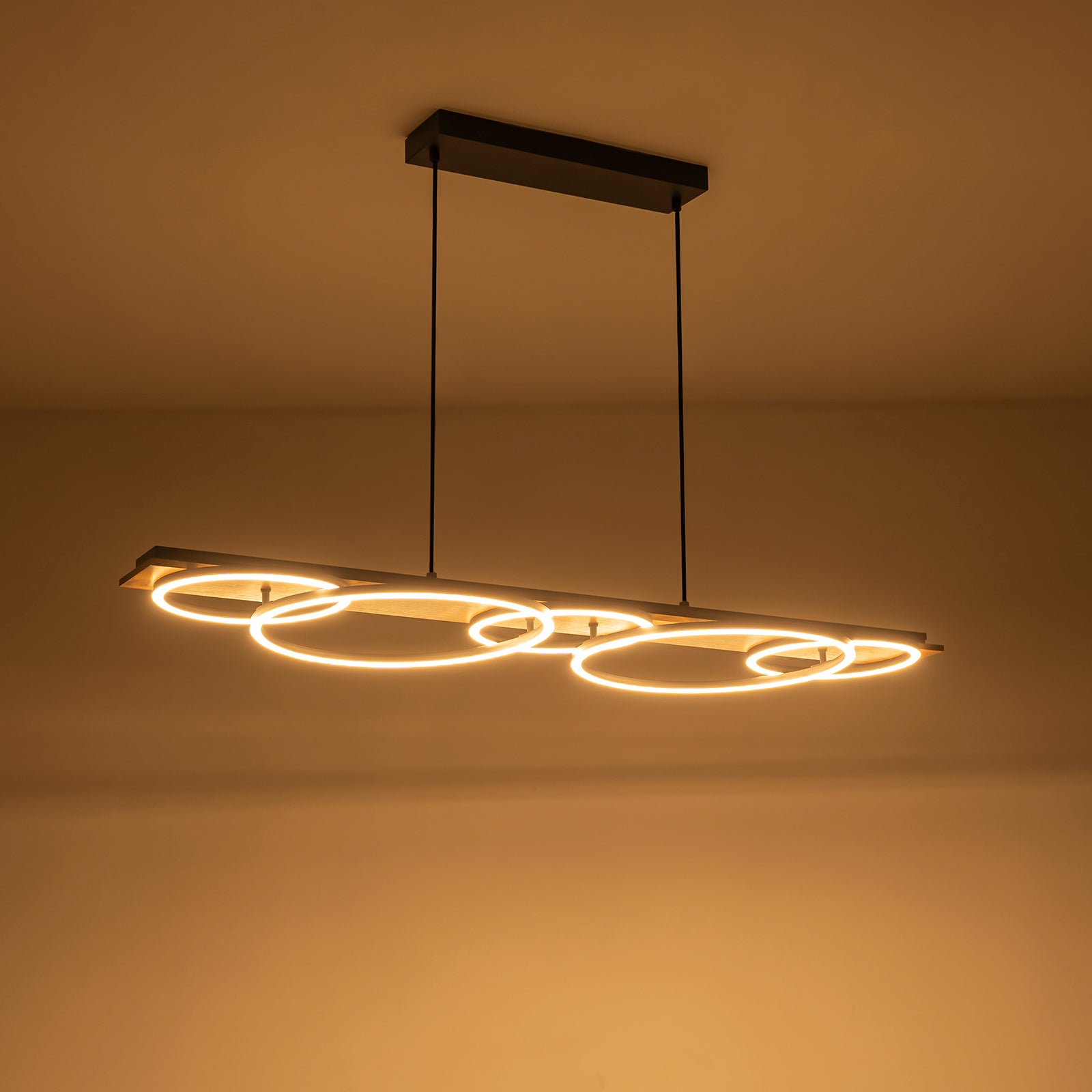 Glowlings 5-flammige, moderne, 124 cm breite, zweistufige, runde, kreisförmige, lineare Pendelleuchte aus Holz, Inselleuchte