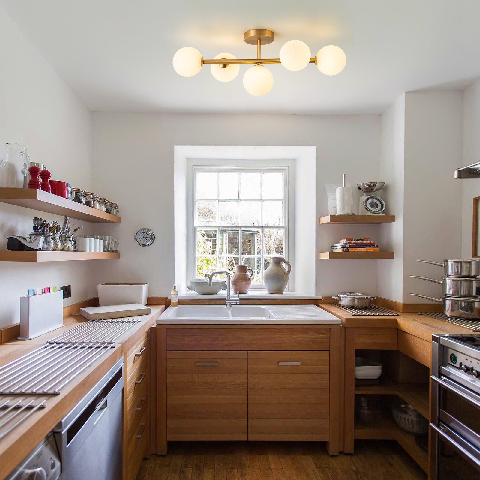 Glowlings 5-flammige, moderne 66 cm breite Sputnik-Opalglas-Kugelleuchte aus Messing, lineare, halbbündige Montage