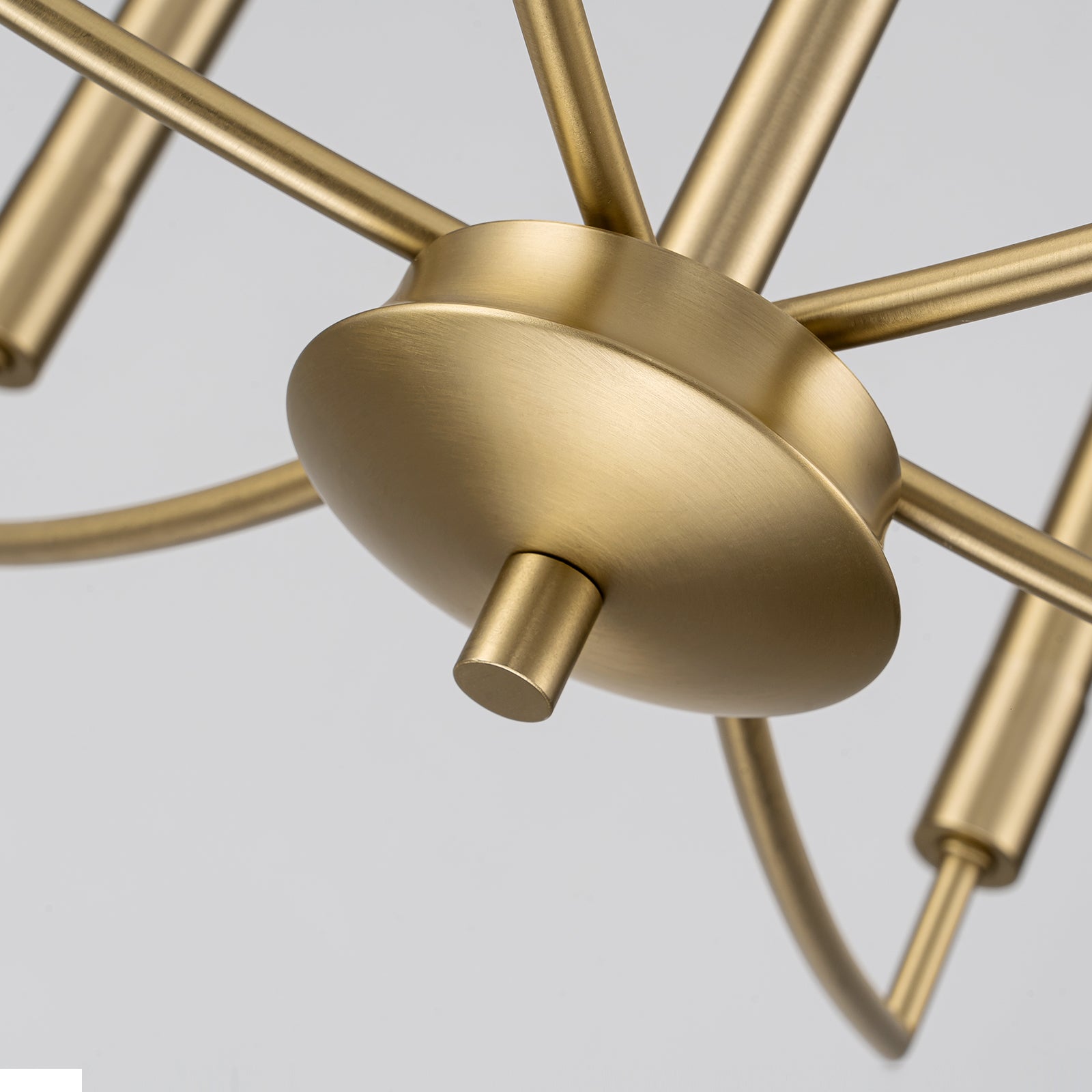 Glowlings 6-flammiger klassischer 25" breiter Kronleuchter im Kerzenstil aus gebürstetem Gold