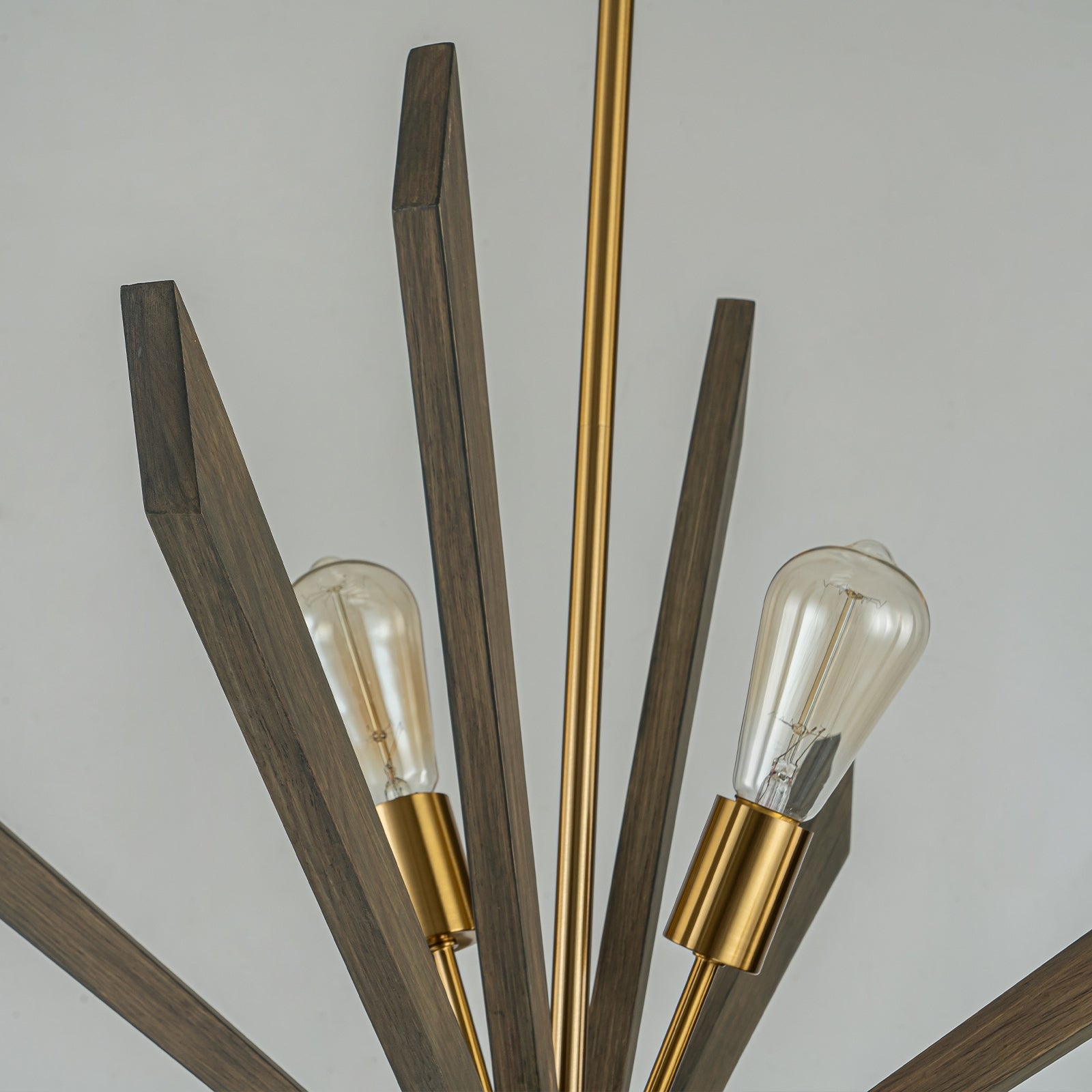 Glowings 8-flammiger Mid-Century-Kronleuchter aus Holz mit Waldorf-Sputnik-Kugel, 40 Zoll breit