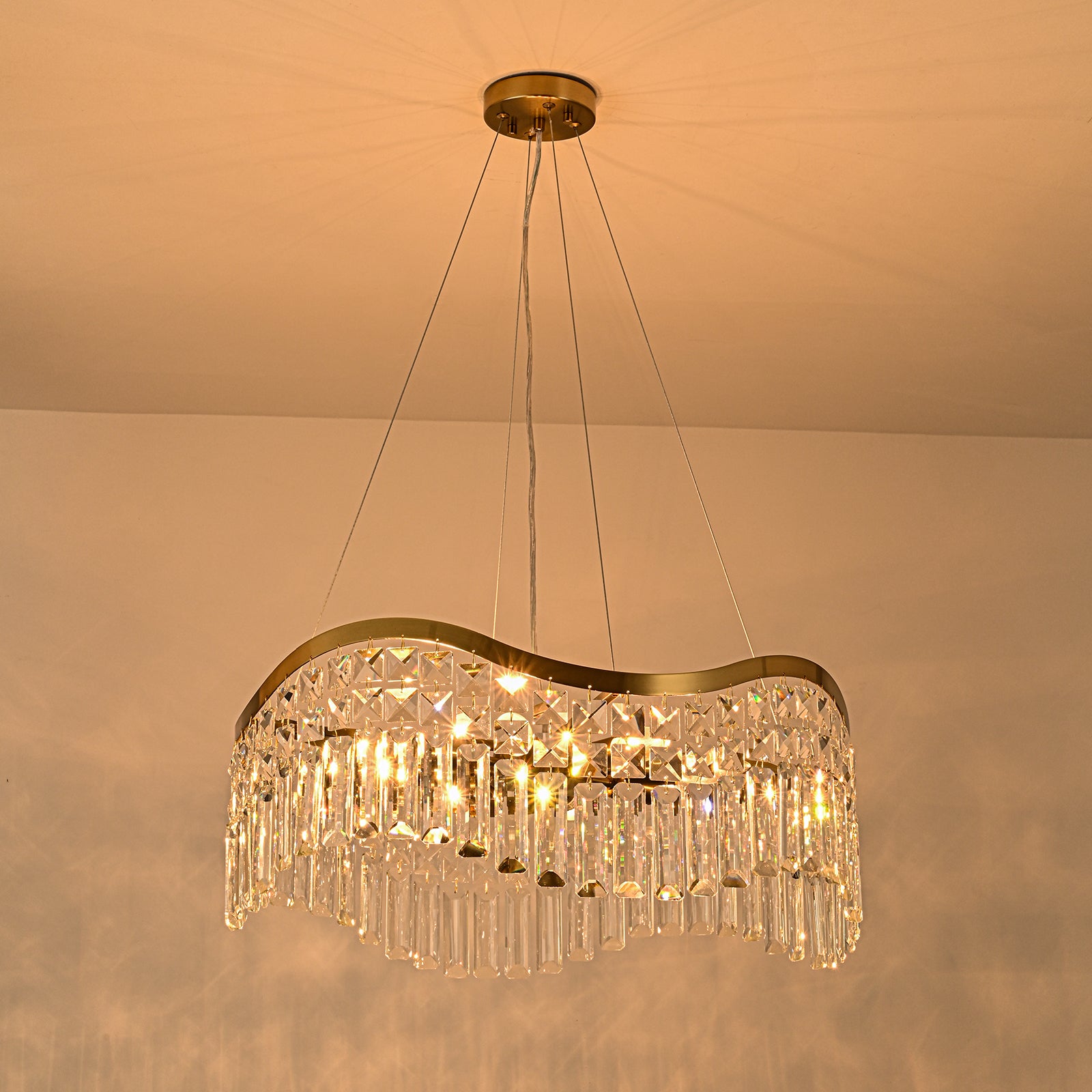 Glowlings 8-flammiger moderner 24" breiter eleganter Wellen-Kristall-Kronleuchter für Wohnzimmer