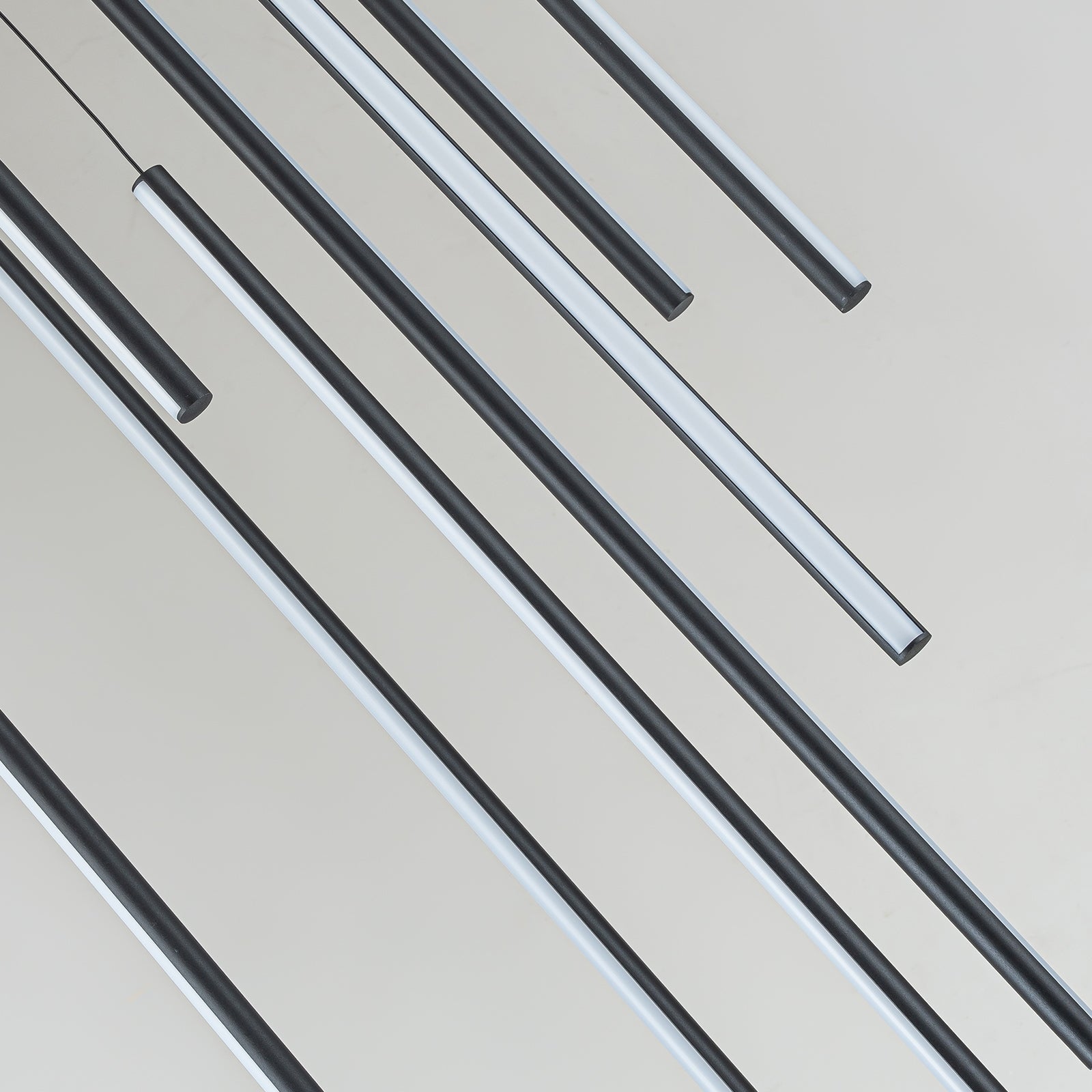 Glowlings 8-flammige moderne lineare LED-Pendelleuchte für Treppen