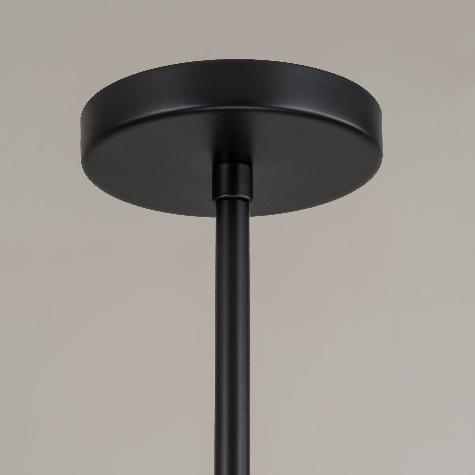 Glowlings 8-flammiger moderner 56" breiter Kronleuchter aus Opalglas