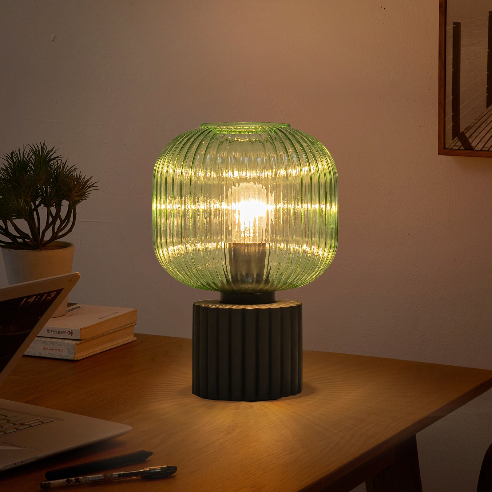 Glowlings 1-Light Modern Green Clear Ribbed Glass Small Side Table Lamp