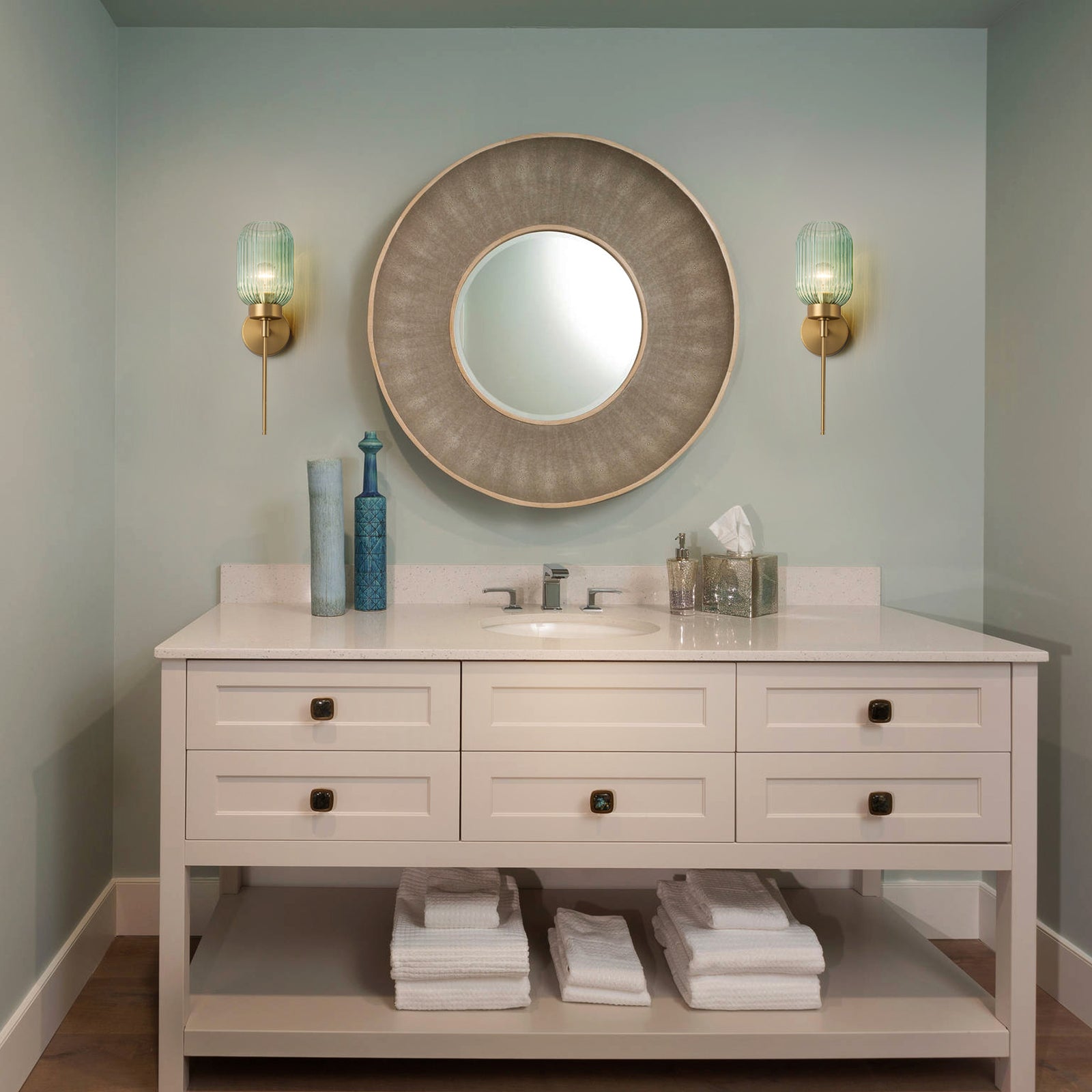 Glowlings 1-Light Modern Brass Ribbed Glass Wall Sconce Bathroom Vanity Light