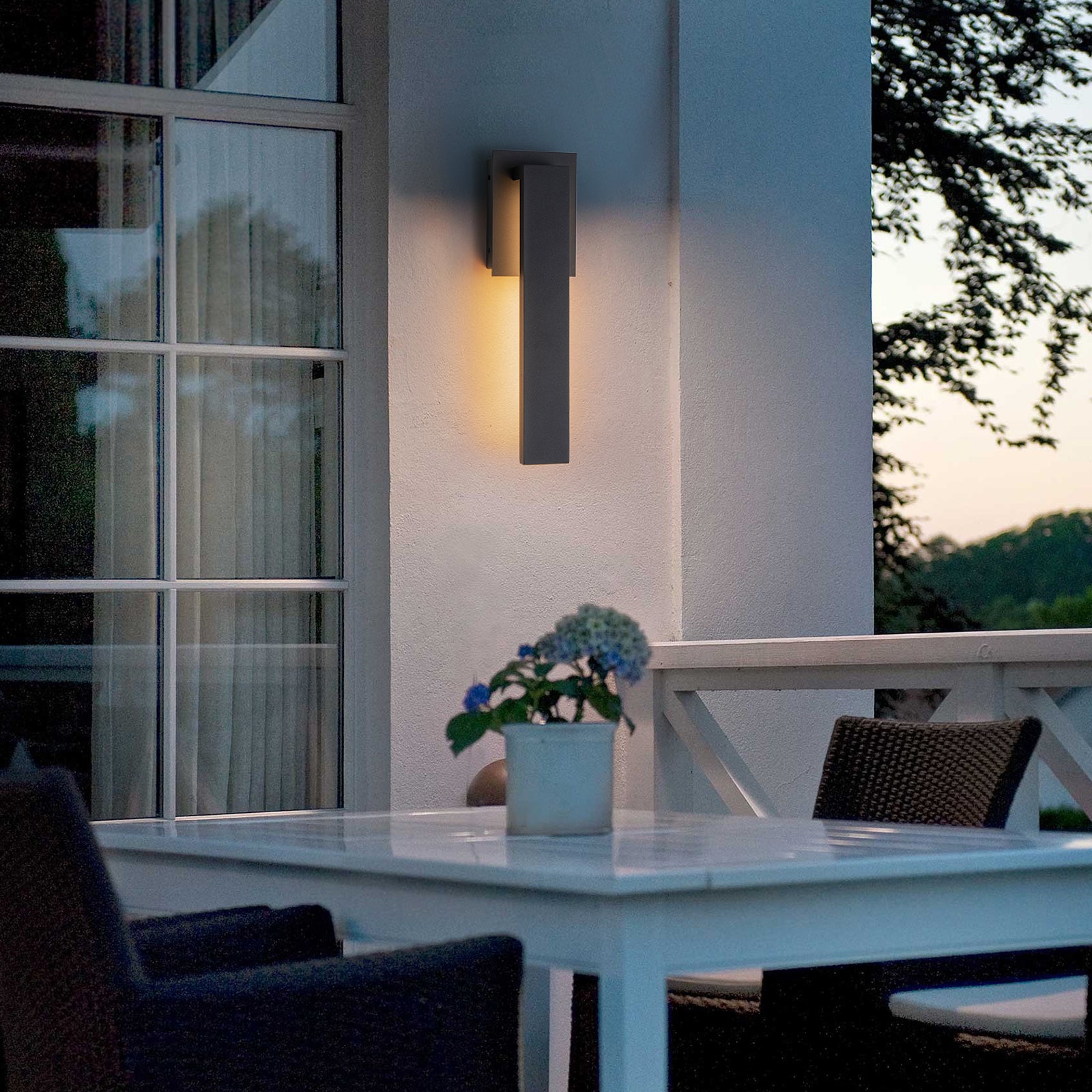 Glowlings 1-Light Modern Rectangular Matte Black LED Outdoor Wall Sconce