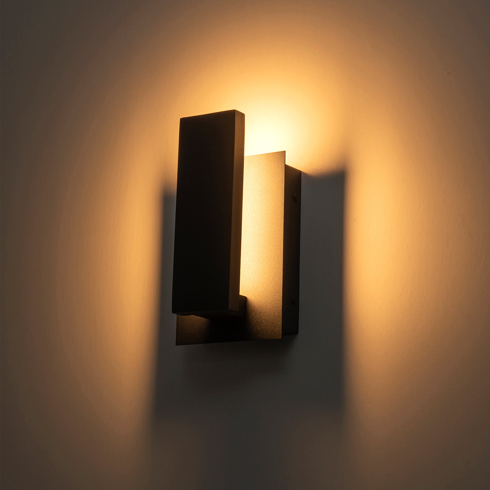 Glowlings 1-Light Modern Rectangular Matte Black LED Outdoor Wall Sconce