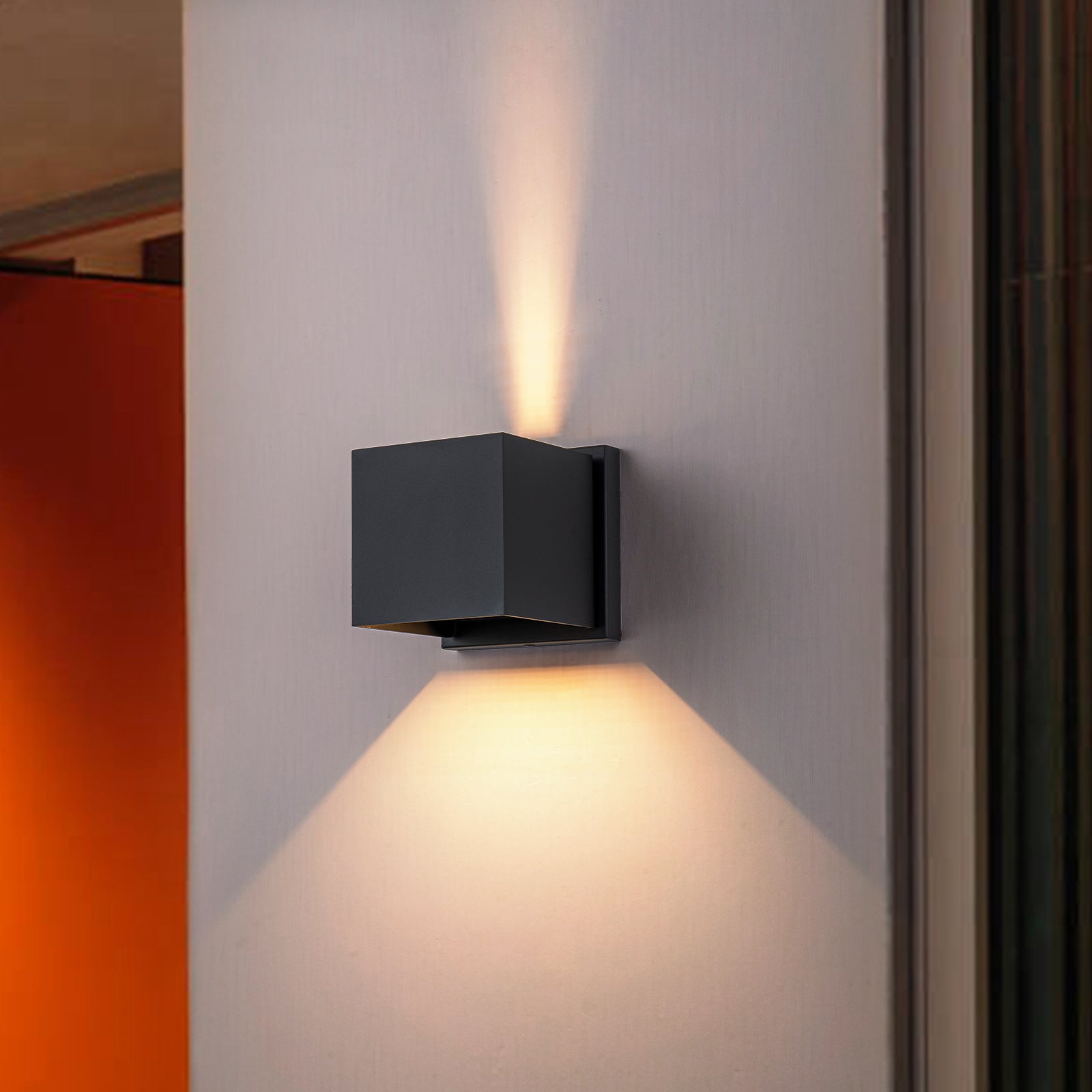 Glowlings 1-flammige kleine quadratische drehbare Wandleuchte für den Außenbereich in Mattschwarz