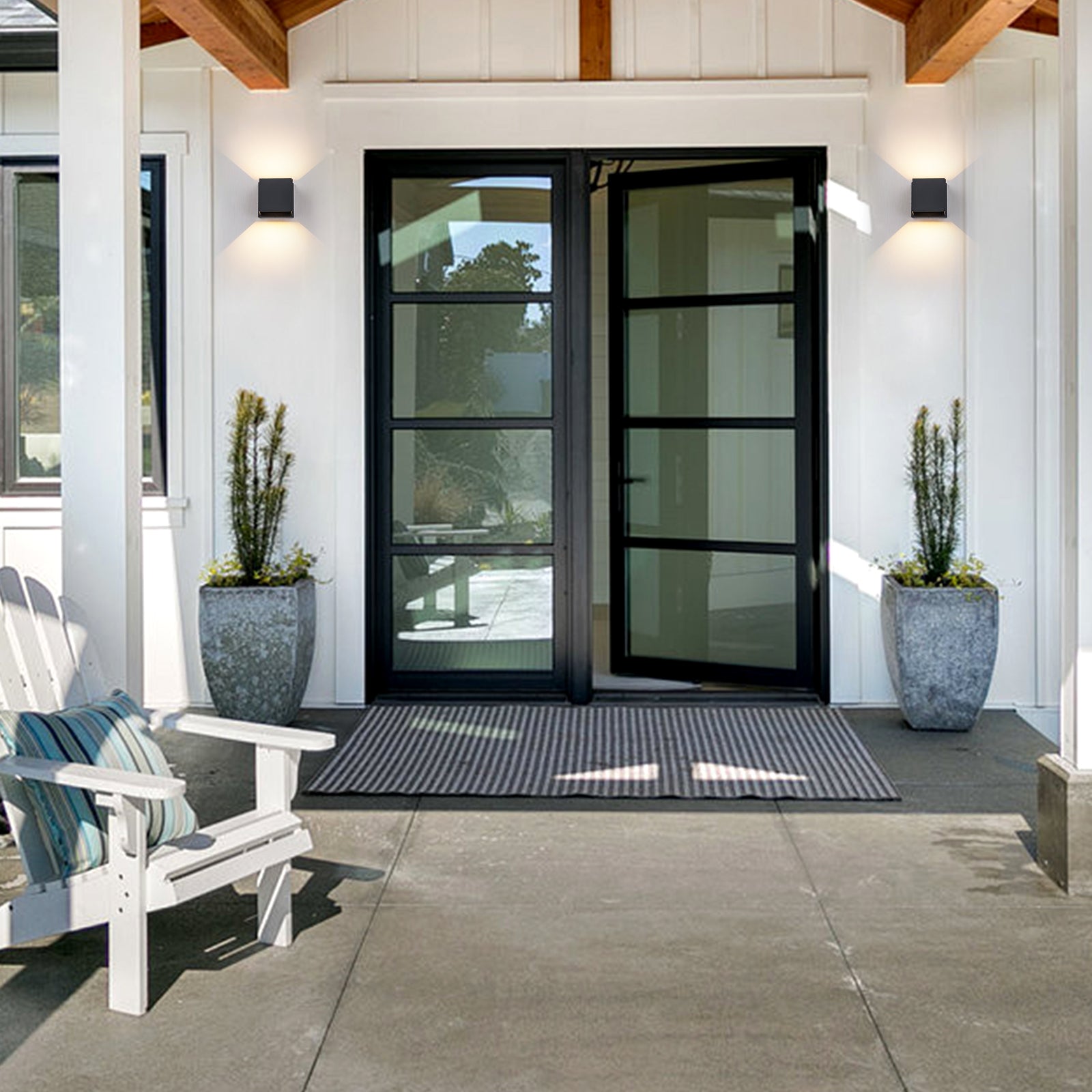 Glowlings 1-flammige kleine quadratische drehbare Wandleuchte für den Außenbereich in Mattschwarz