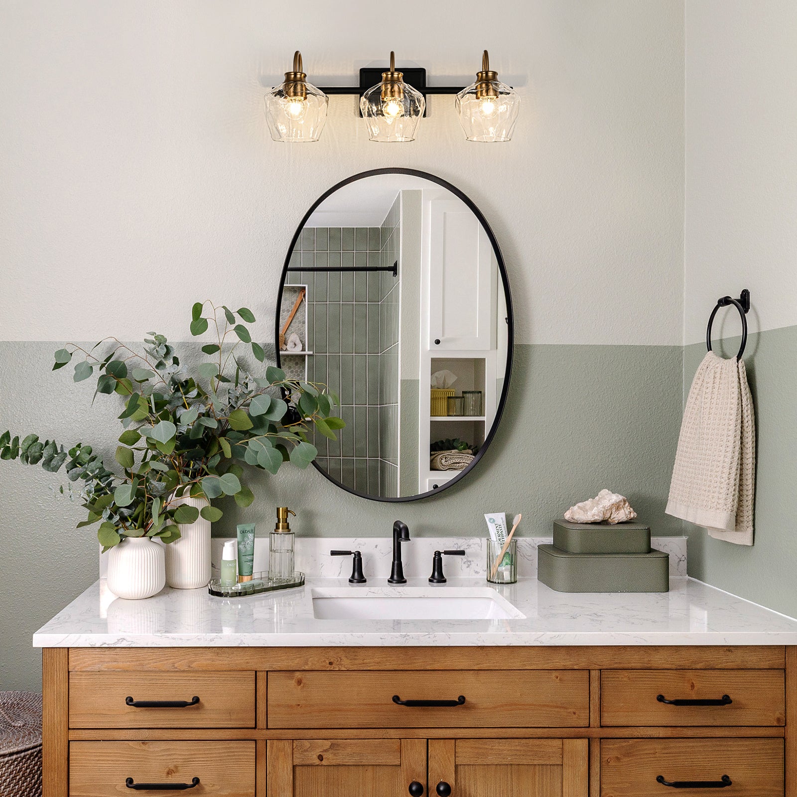 Glowlings 3/4-Light Modern Diamond-pattern Textured Glass Dimmable Bathroom Vanity Light