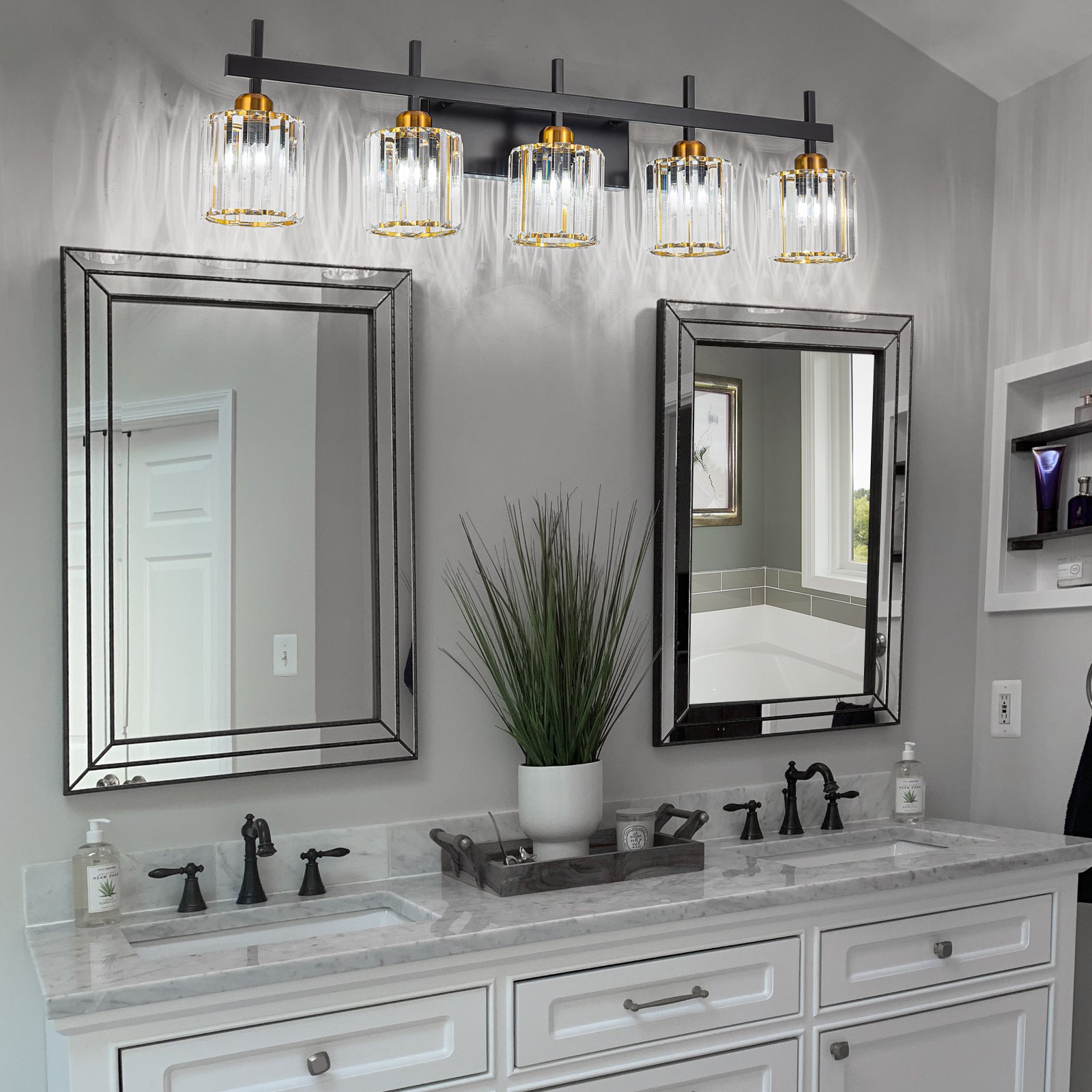 Glowlings 4/5-Light Modern Crystal Bathroom Vanity Light Bathroom Light Fixtures Over Mirror
