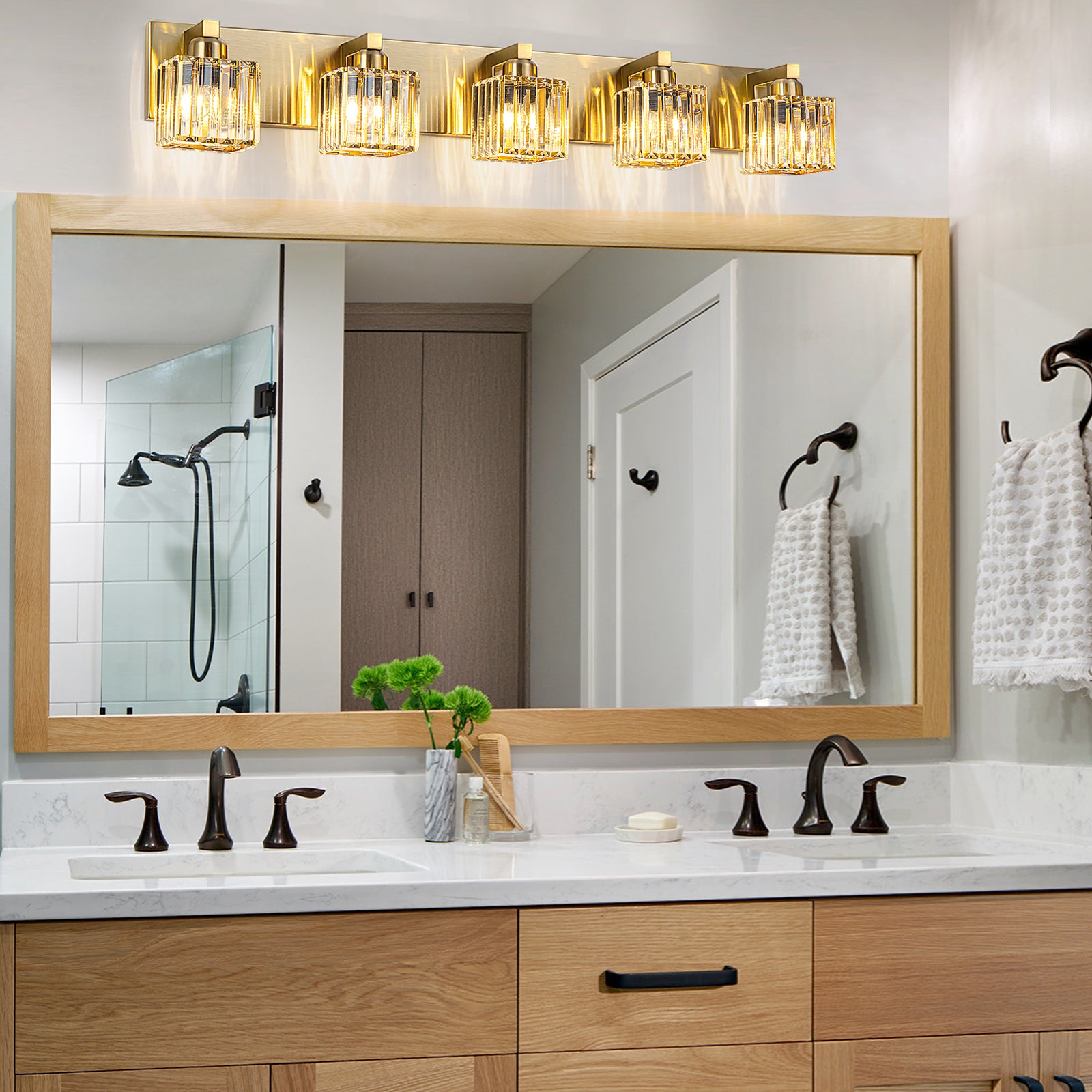 Glowlings 3/4/5-Light Modern Gold Square Crystal Bathroom Vanity Light Bathroom Light Fixtures Over Mirror